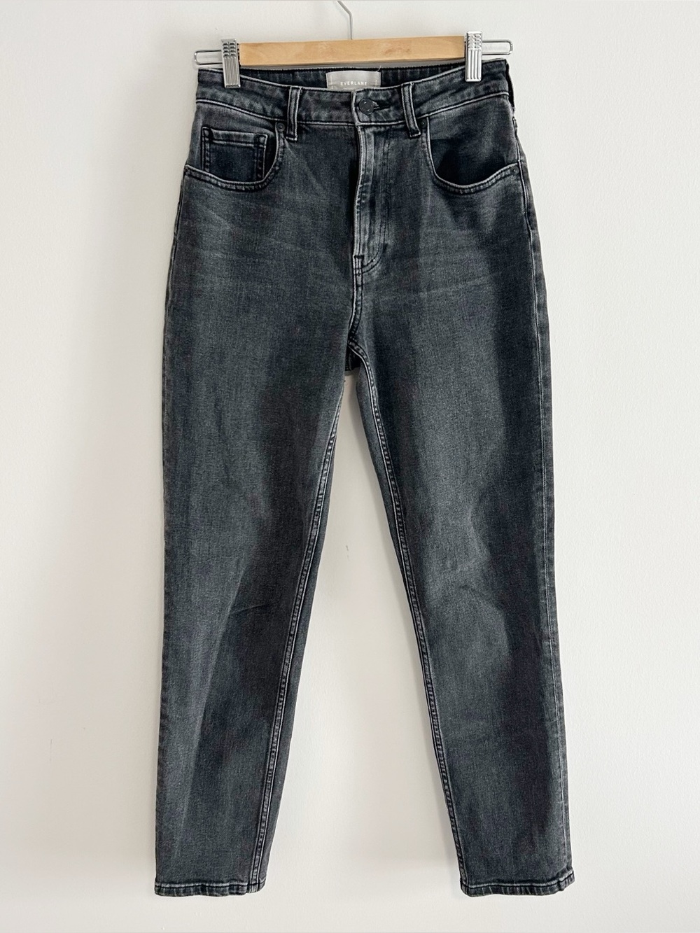 Everlane The Curvy Cheeky Jean charcoal black